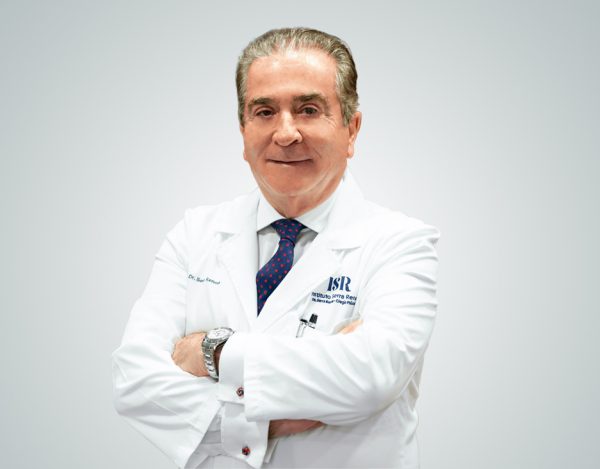 Dr. Serra Renom, cirujano plástico